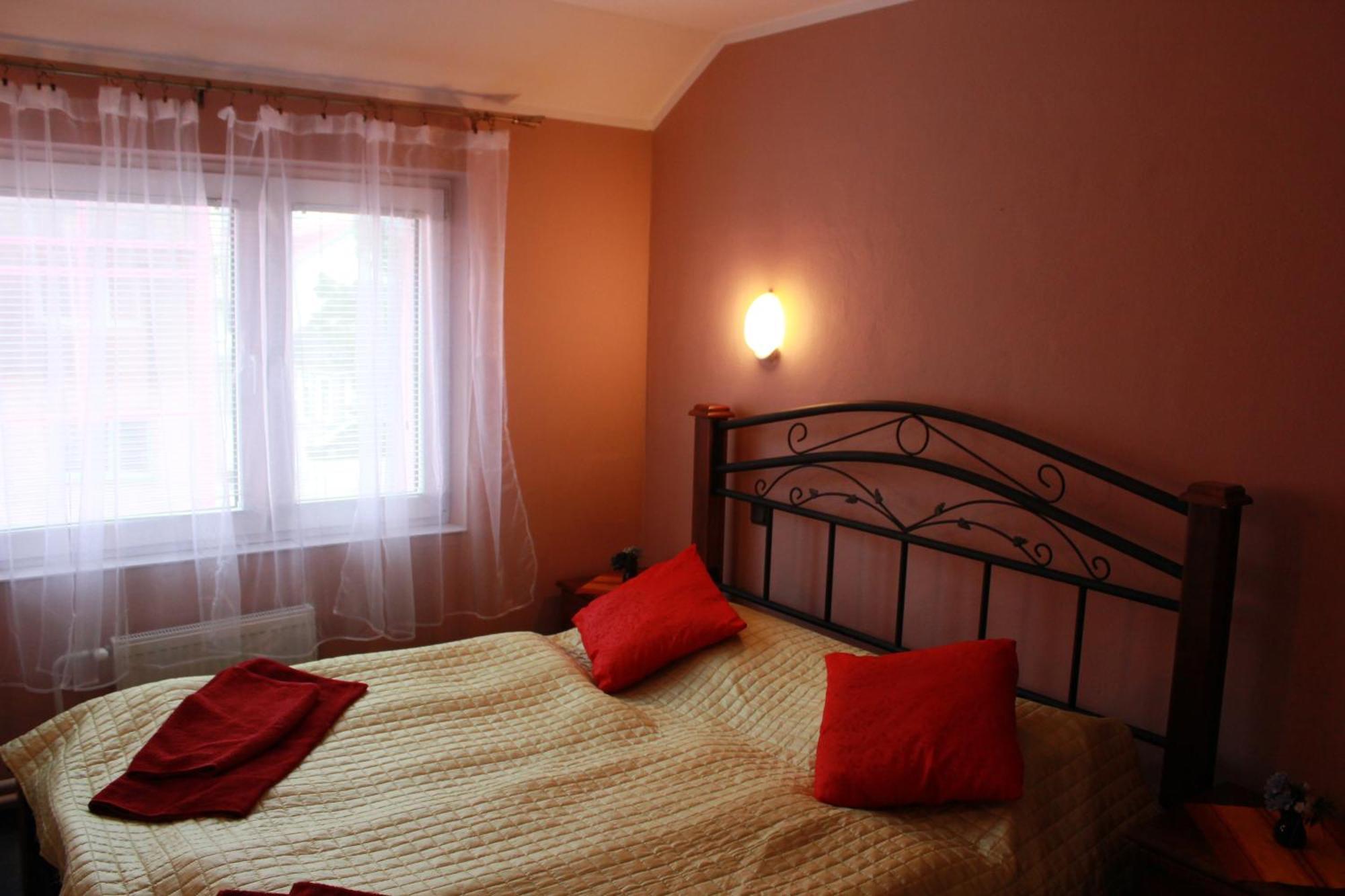 Garni Hotel Anne-Mary Piest'any Luaran gambar