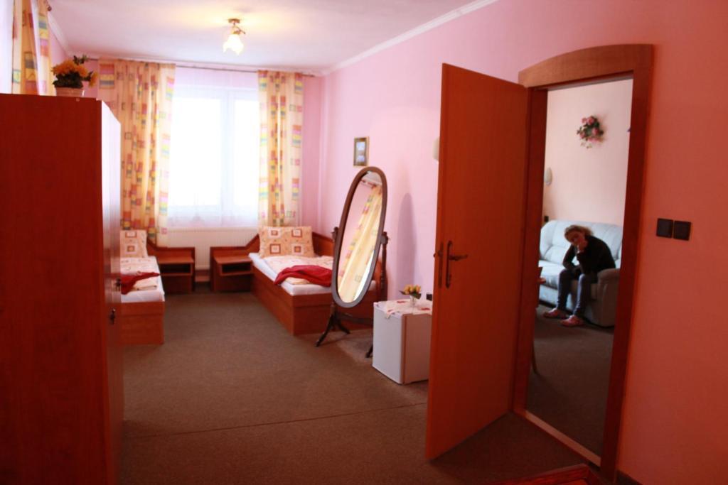 Garni Hotel Anne-Mary Piest'any Bilik gambar