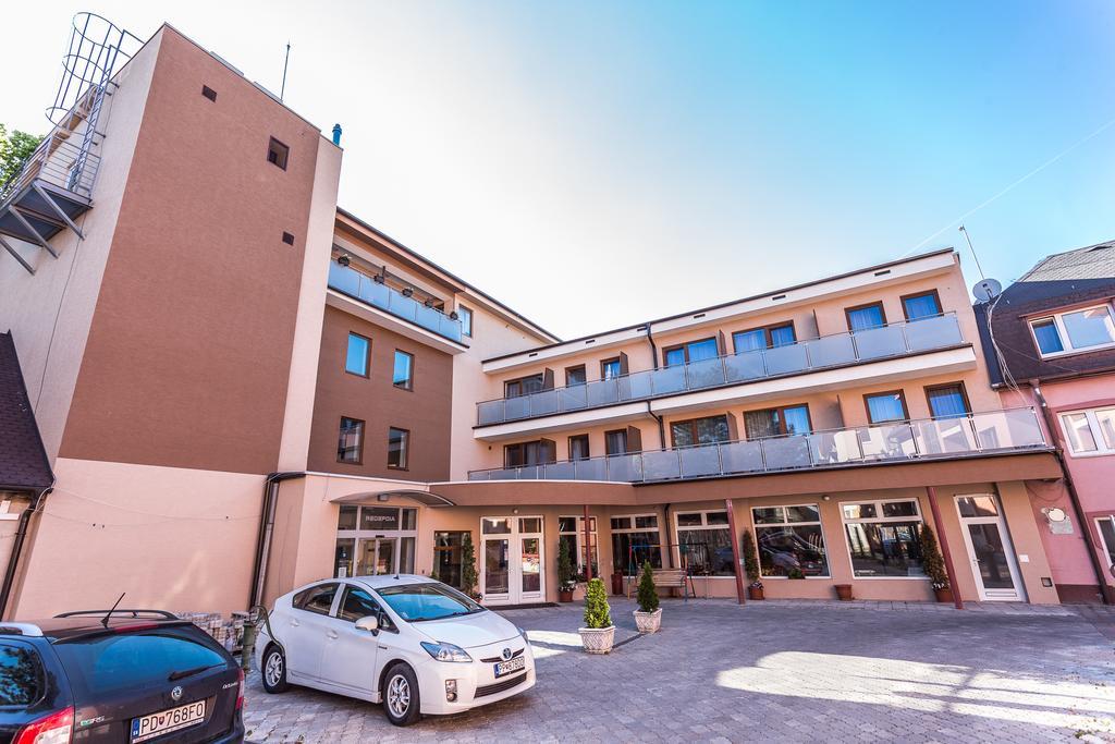 Garni Hotel Anne-Mary Piest'any Luaran gambar