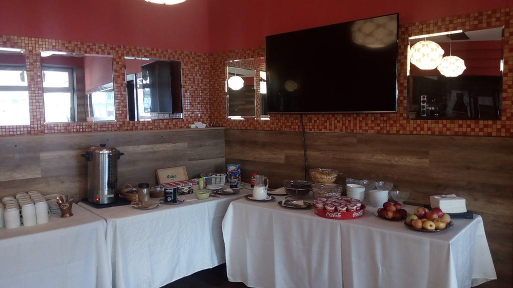 Garni Hotel Anne-Mary Piest'any Luaran gambar