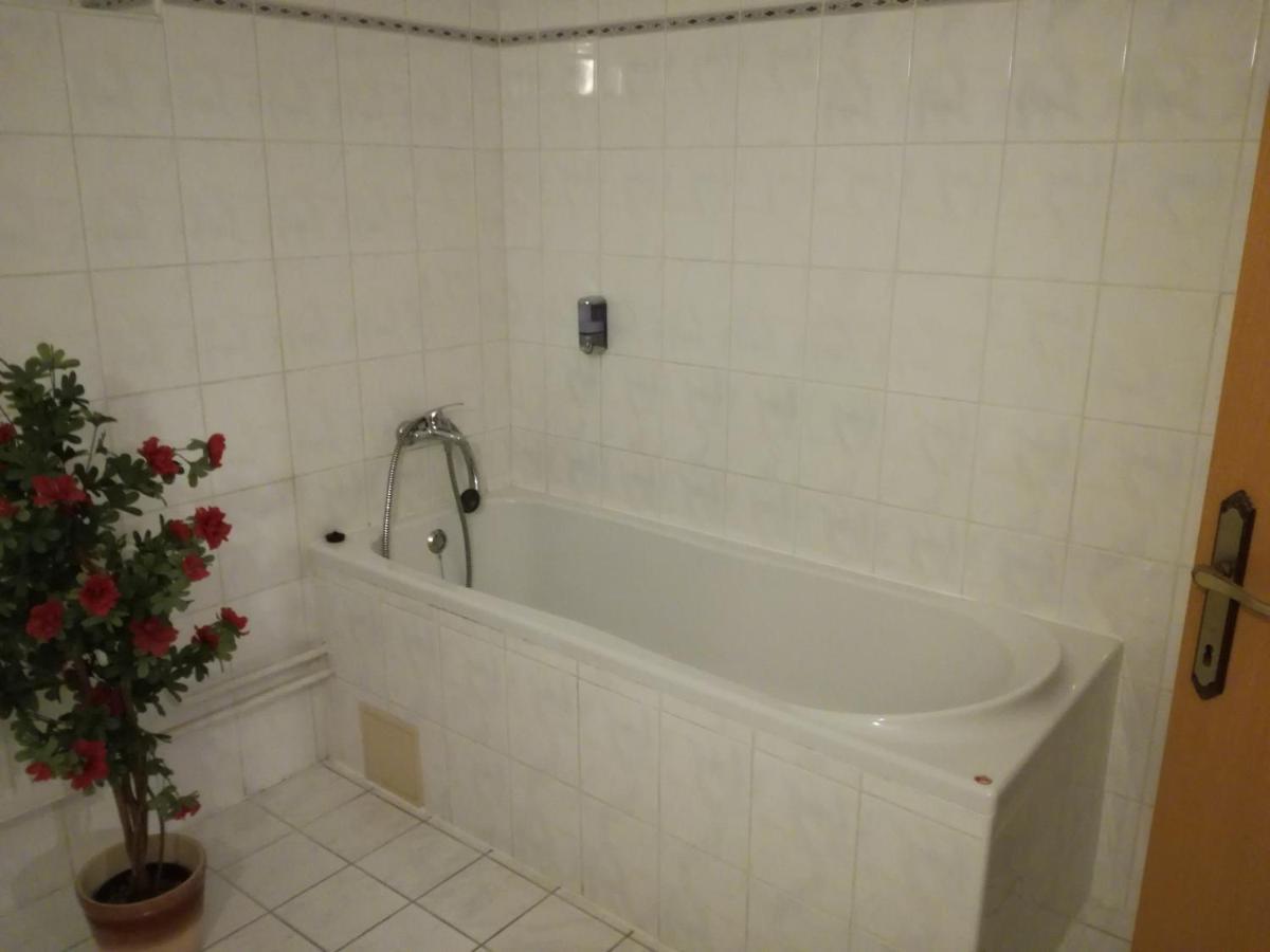 Garni Hotel Anne-Mary Piest'any Luaran gambar
